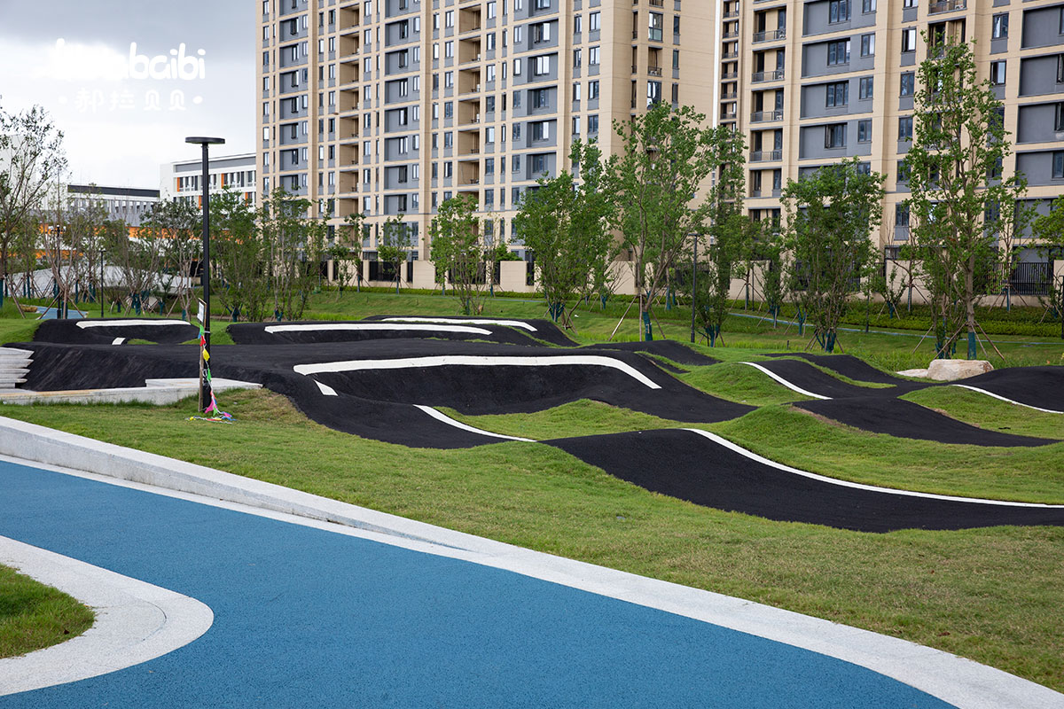 outdoor playground equipment