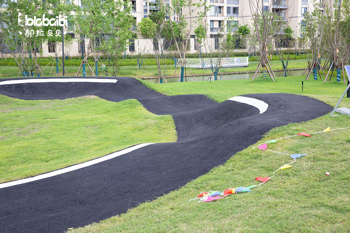 outdoor playground equipment