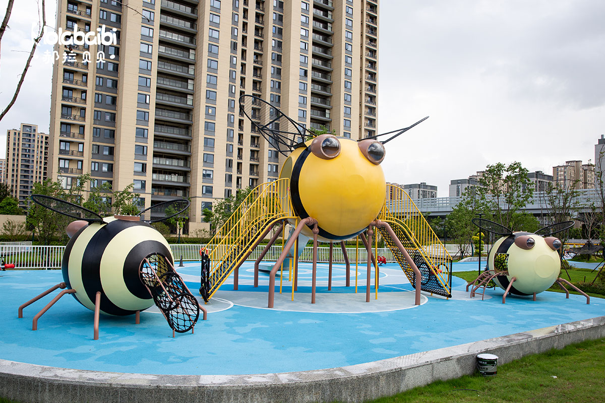 outdoor playground equipment