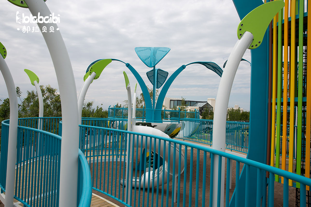 commercial playground equipment