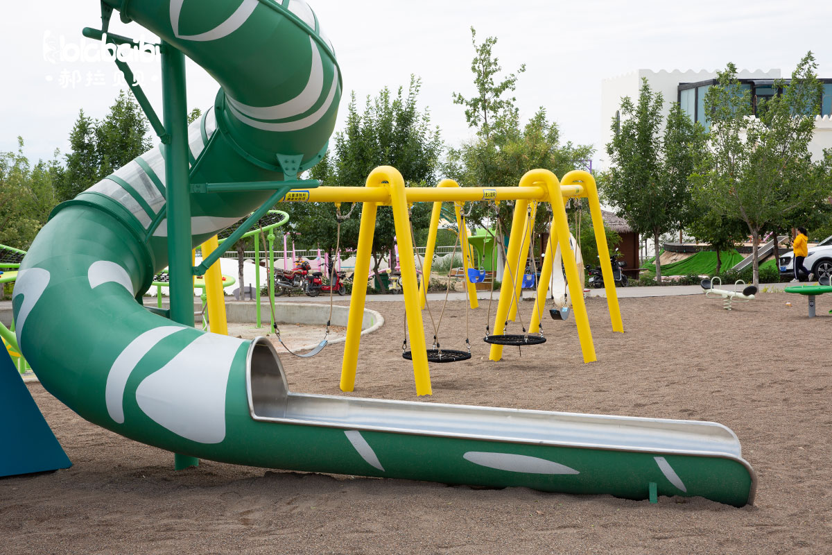 commercial playground equipment