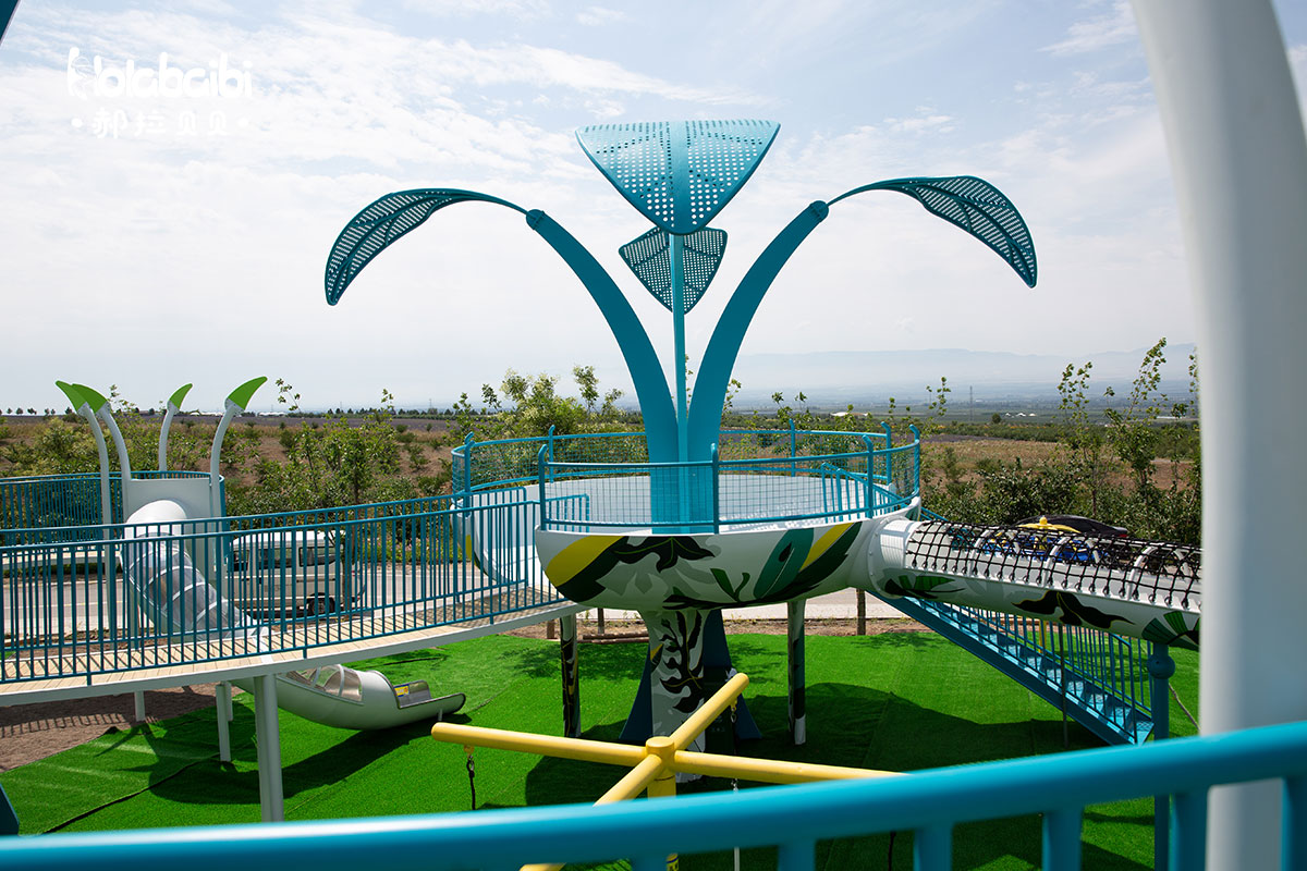 commercial playground equipment