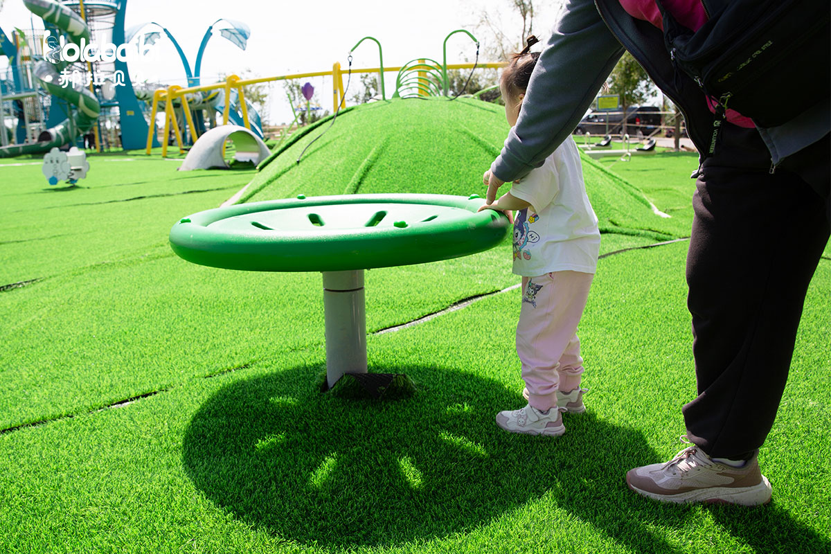 commercial playground equipment