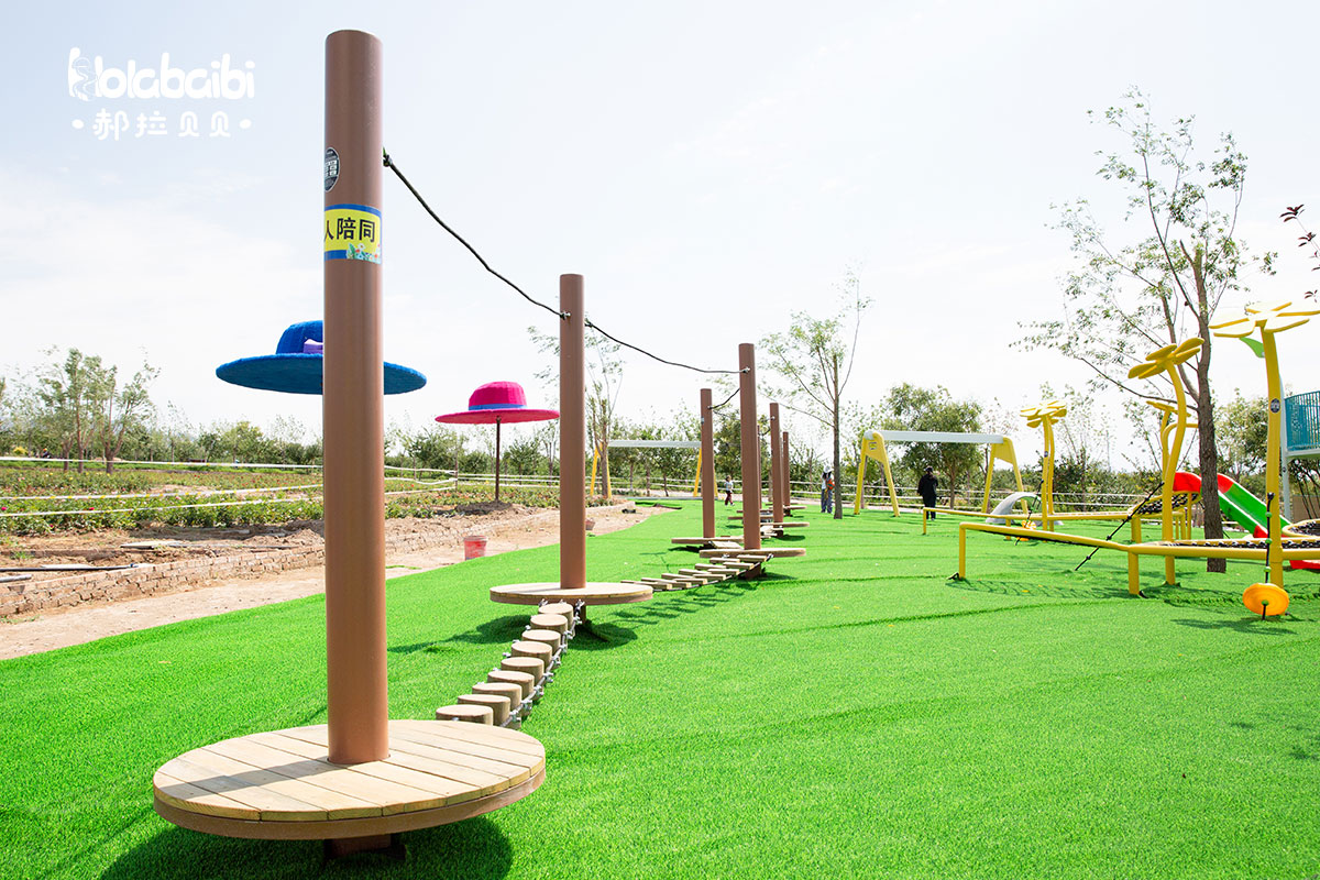 commercial playground equipment